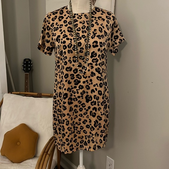 Karlie leopard print very silky dress - Picture 2 of 11
